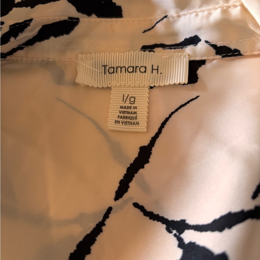 Silk-Blend Long Sleeve Button-Up Dress Shirt — Black Floral on Cream - Picture 3 of 4
